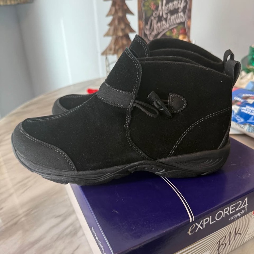 Explore24 by Easy Spirit Women's Black Ankle Boots
